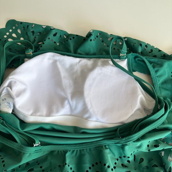 One piece green ruffled bathing suit - Picture 6 of 10